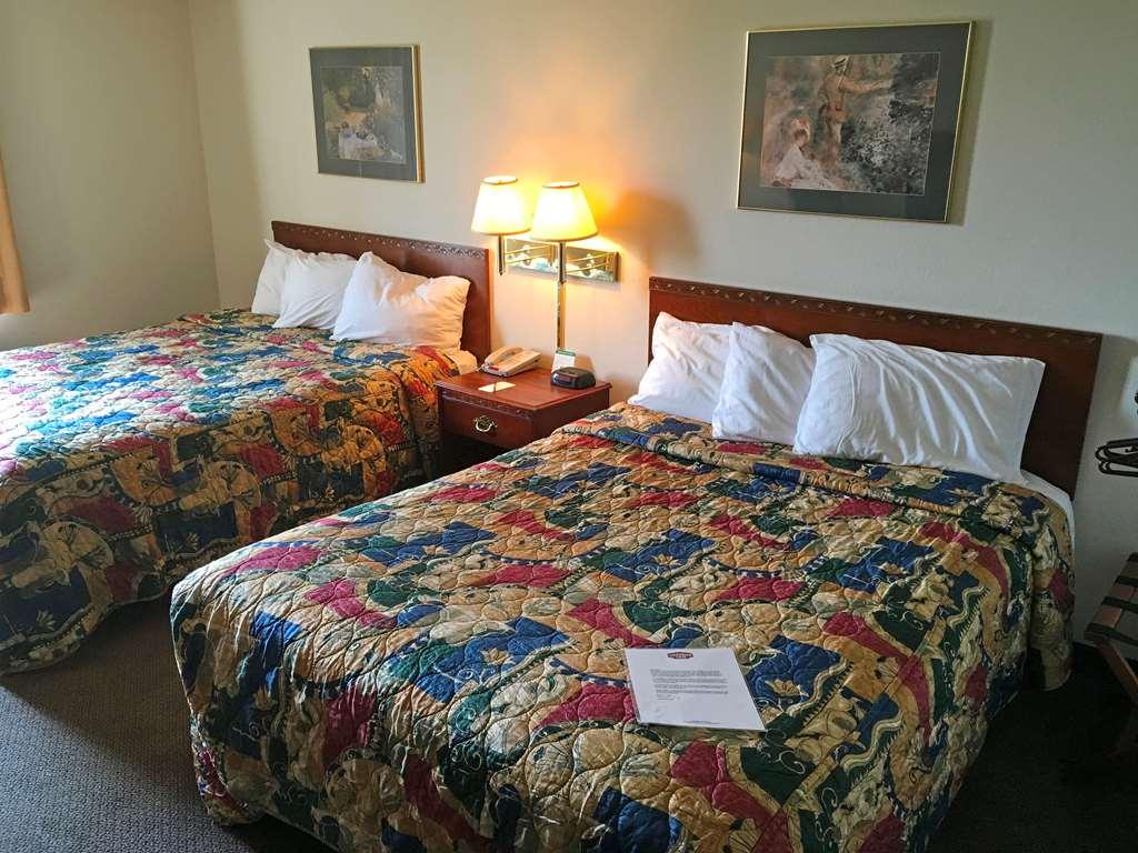 Country Hearth Inn & Suites Willard Szoba fotó