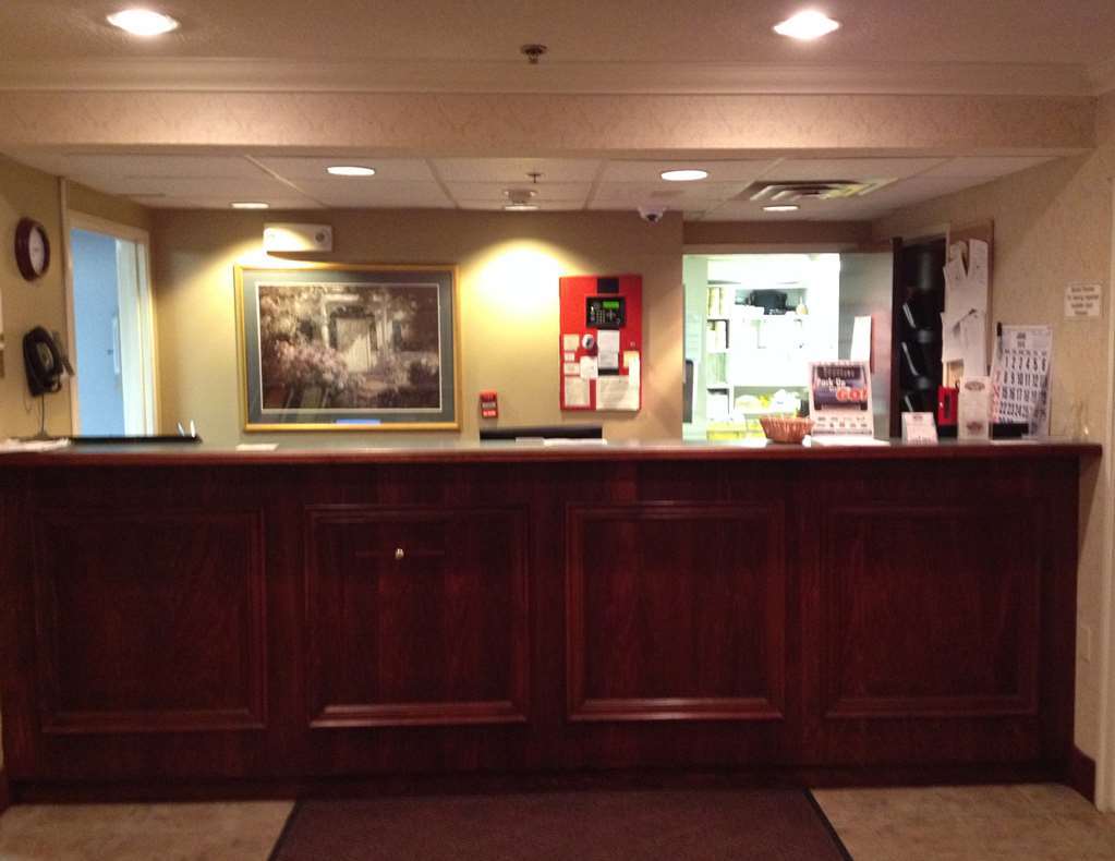 Country Hearth Inn & Suites Willard Beltér fotó