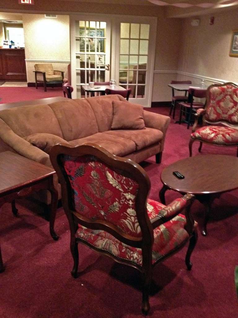 Country Hearth Inn & Suites Willard Beltér fotó