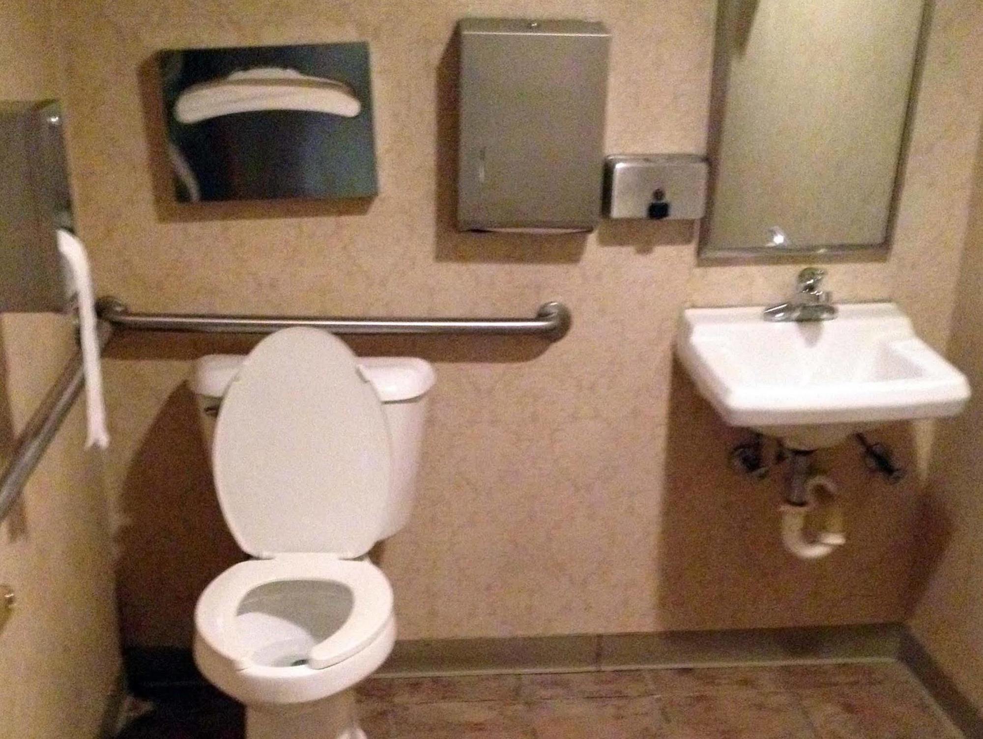 Country Hearth Inn & Suites Willard Kültér fotó
